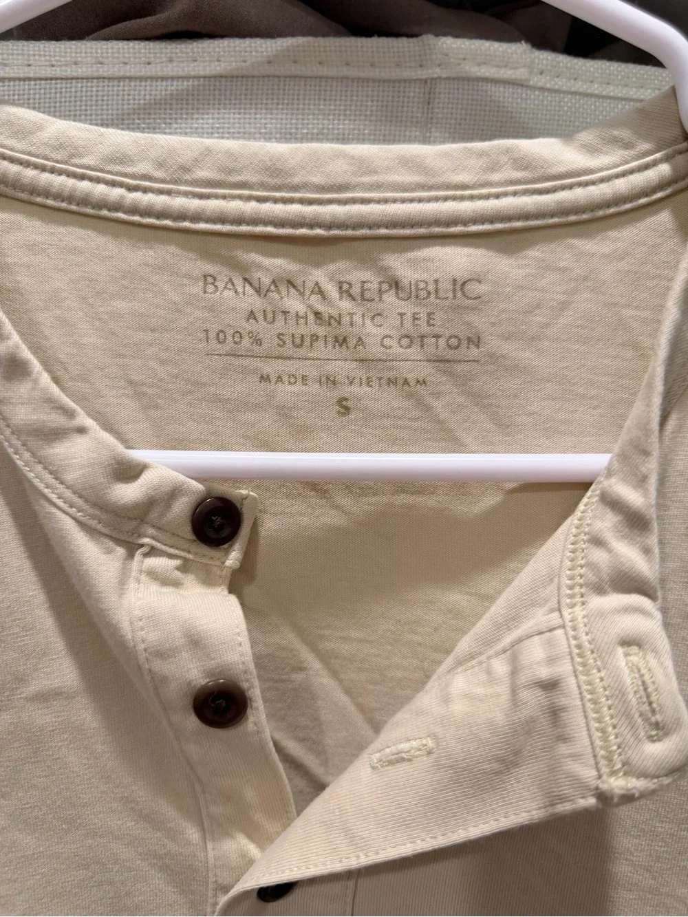 Banana Republic Men’s Beige Short-Sleeve Henley